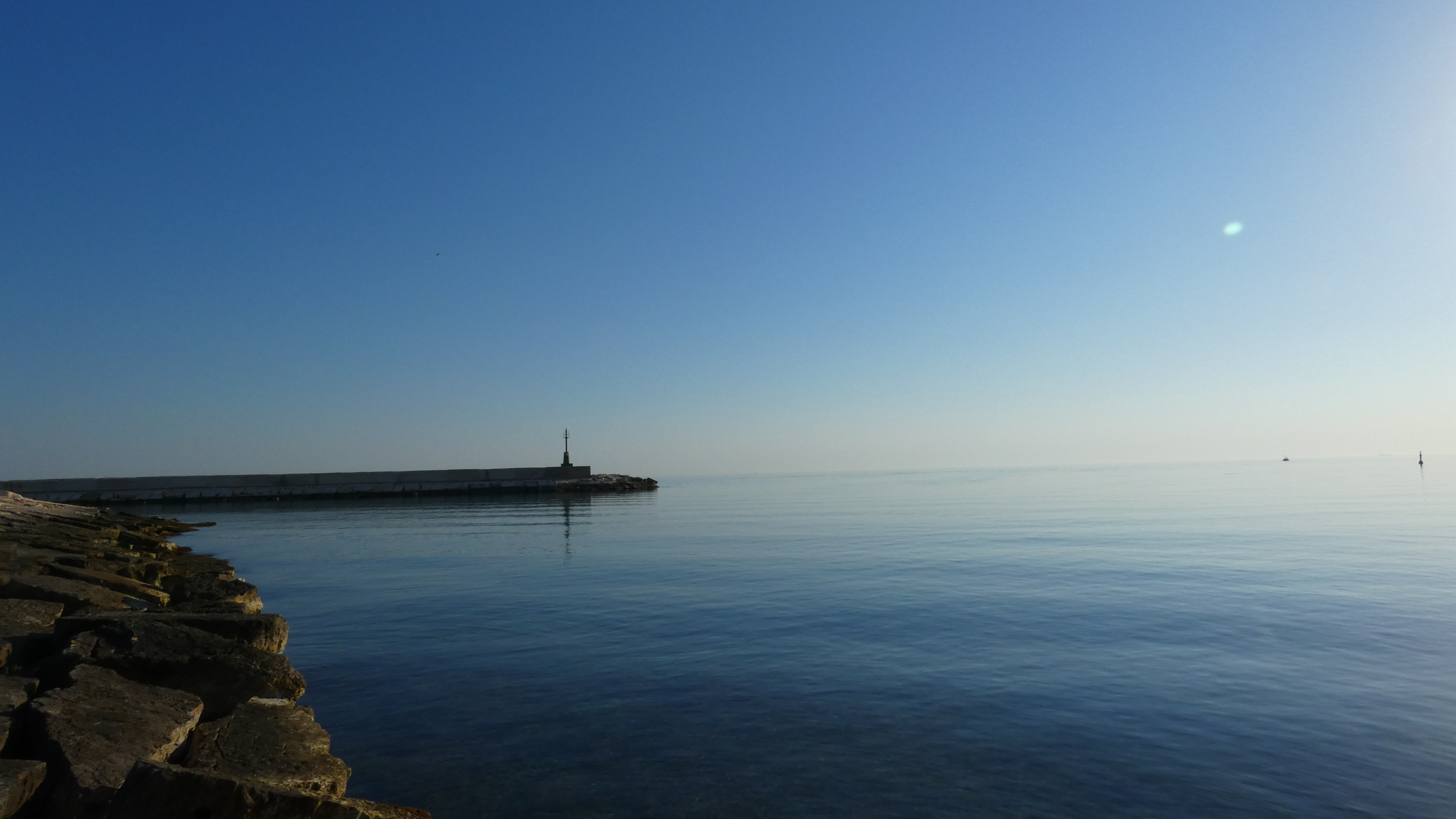 P1190367_lighthouse_morning.JPG