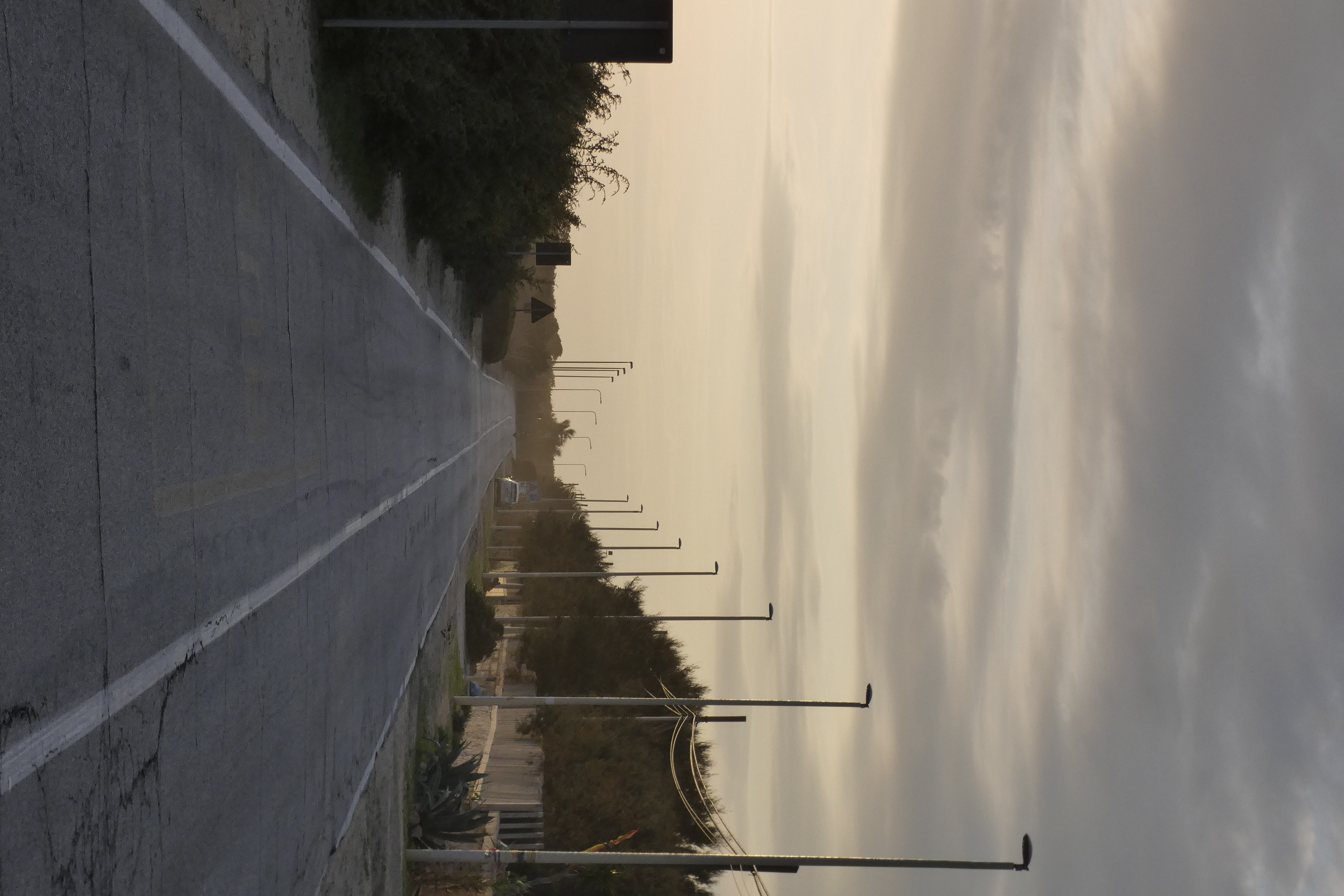 _1250906_lonely_road.JPG