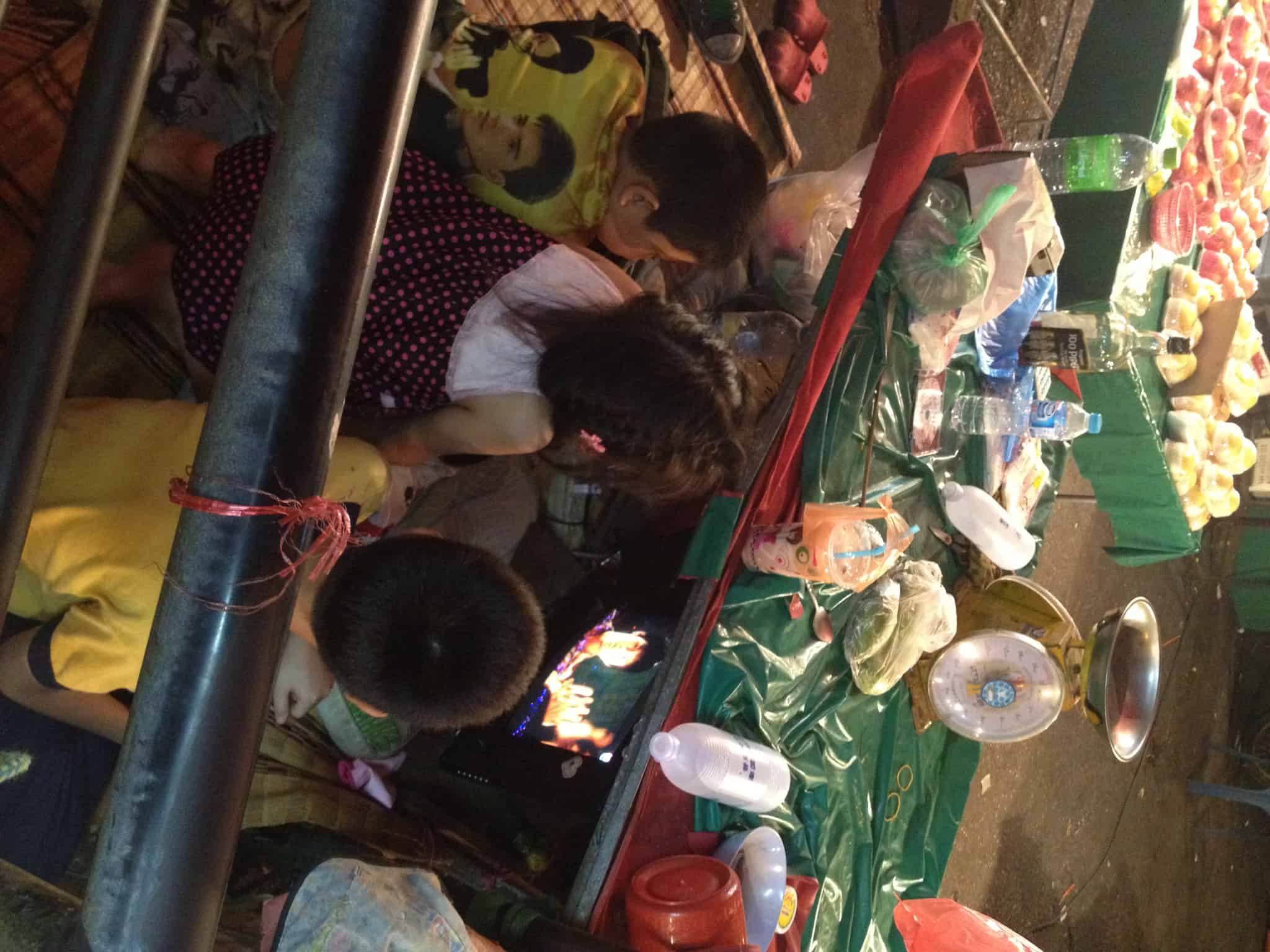 果物屋のはかり