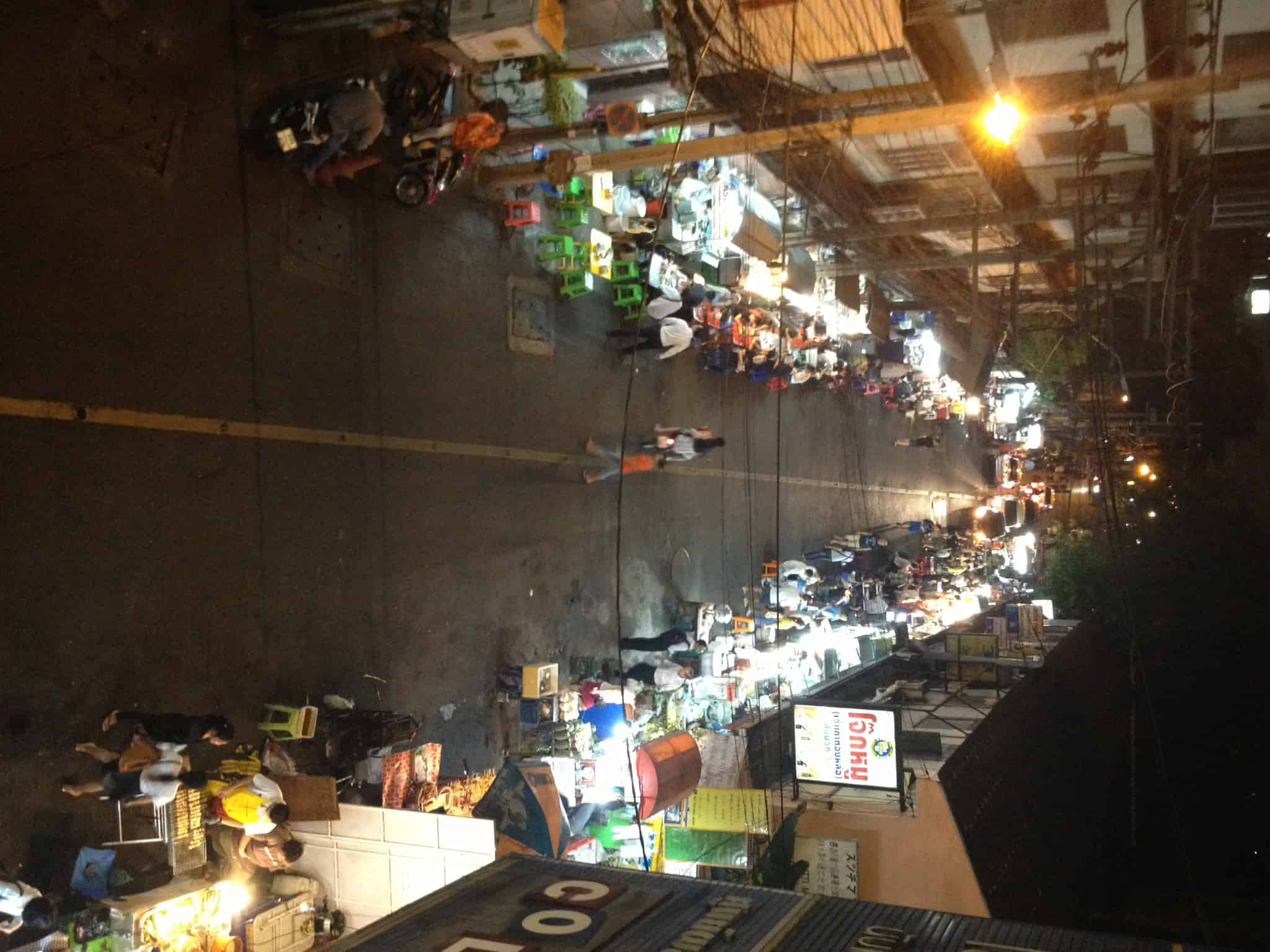 バンコクの夜道