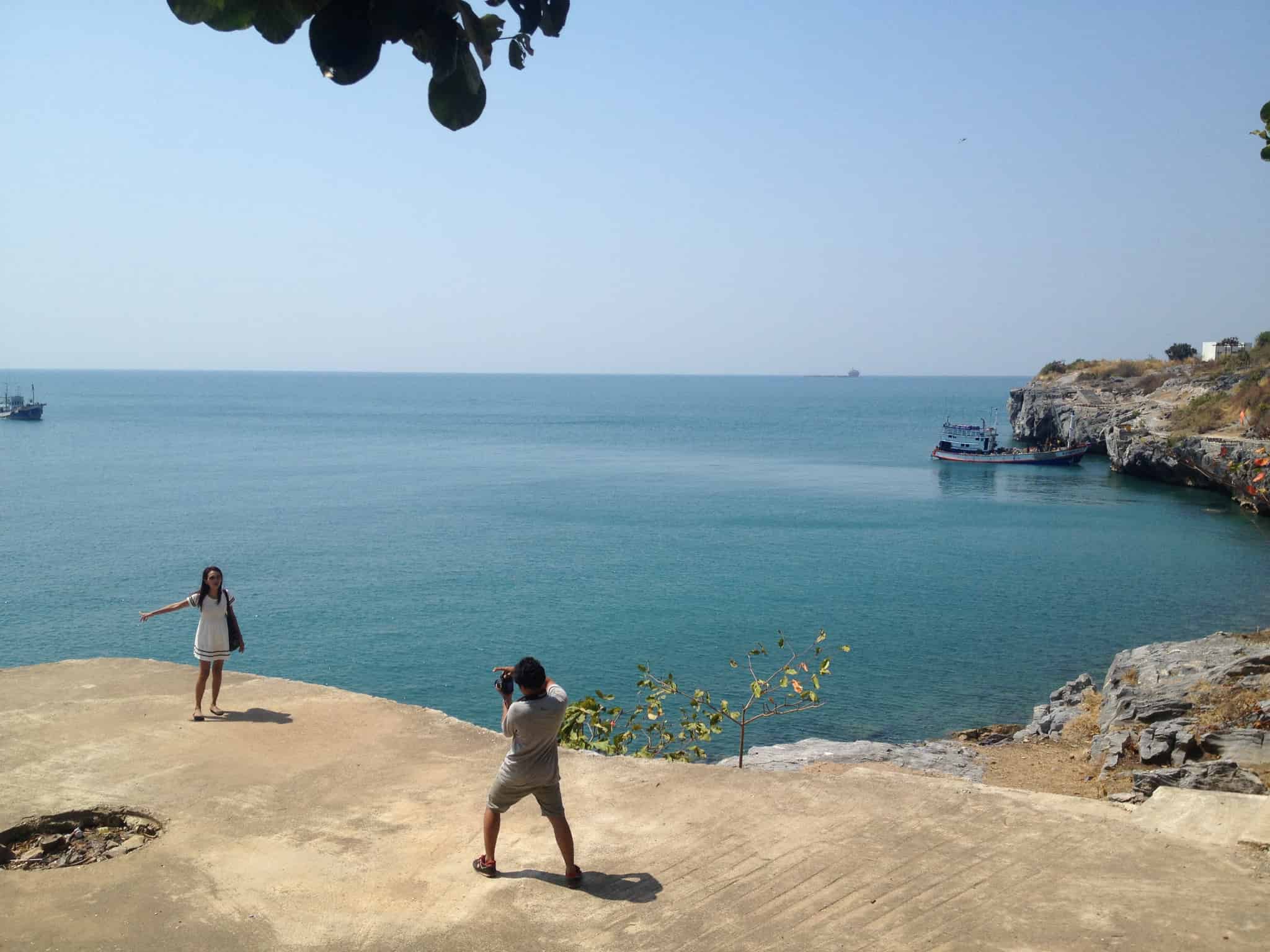 タイの海・岩場