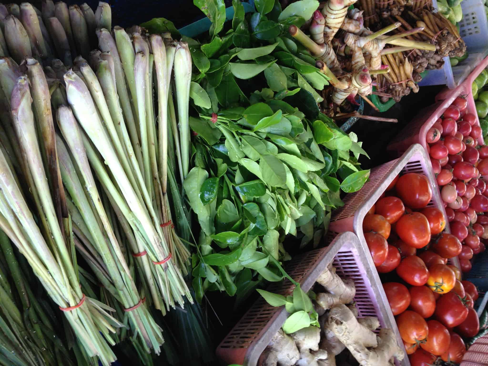 市場の野菜・トマト