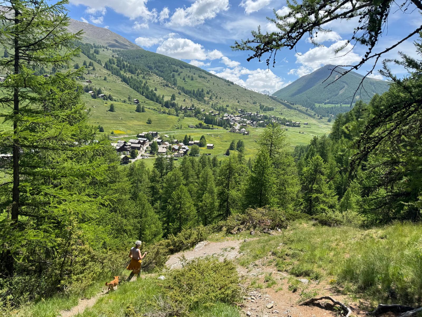 Descente du col des Prés de Fromage vers le hameau de La Rua