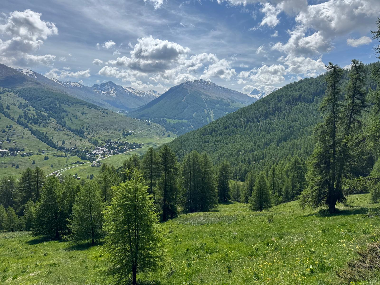 Panorama depuis le col des Prés de Fromage sur la vallée de Molines