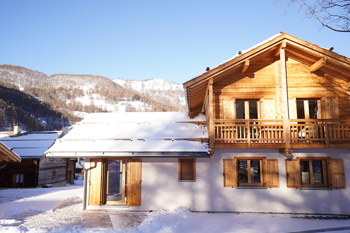 Façade du chalet en mélèze