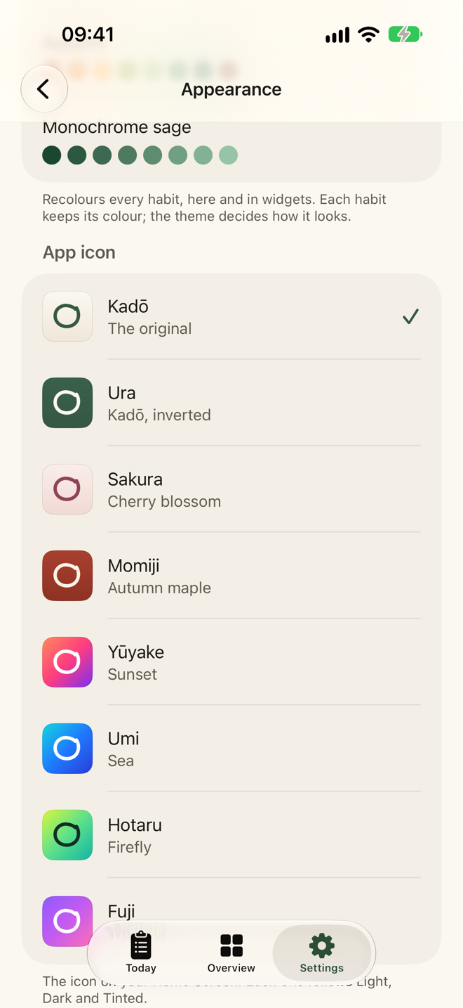 Appearance settings with habit colour palettes and app icons on iPhone