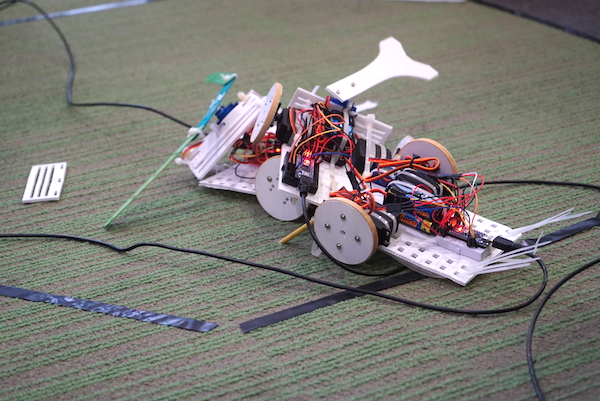 A simplebot battle royale at NodeBots Day