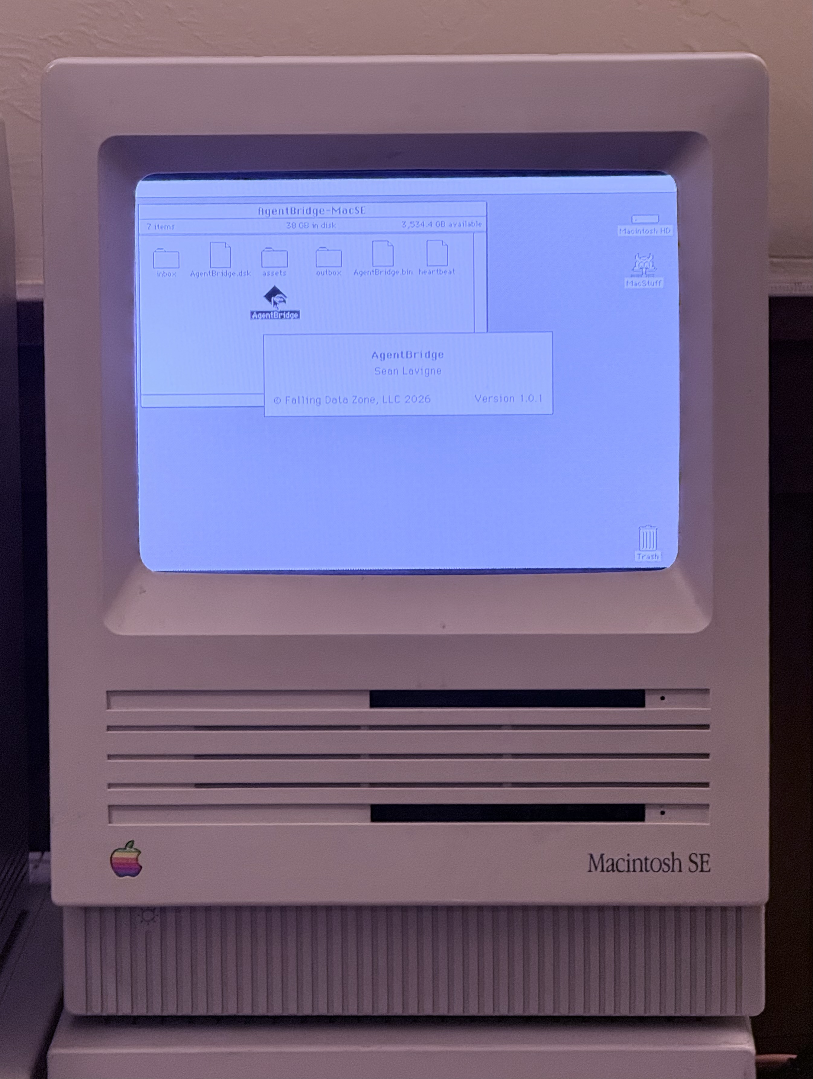 AgentBridge splash screen on a Mac SE