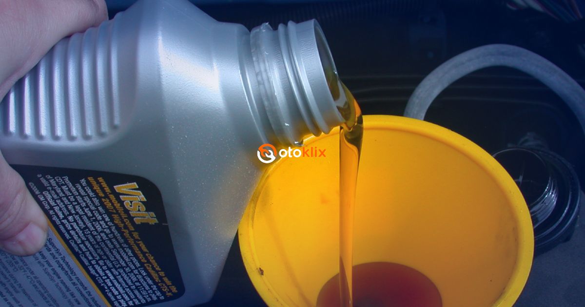 Membedakan Oli Mobil Asli dan Palsu