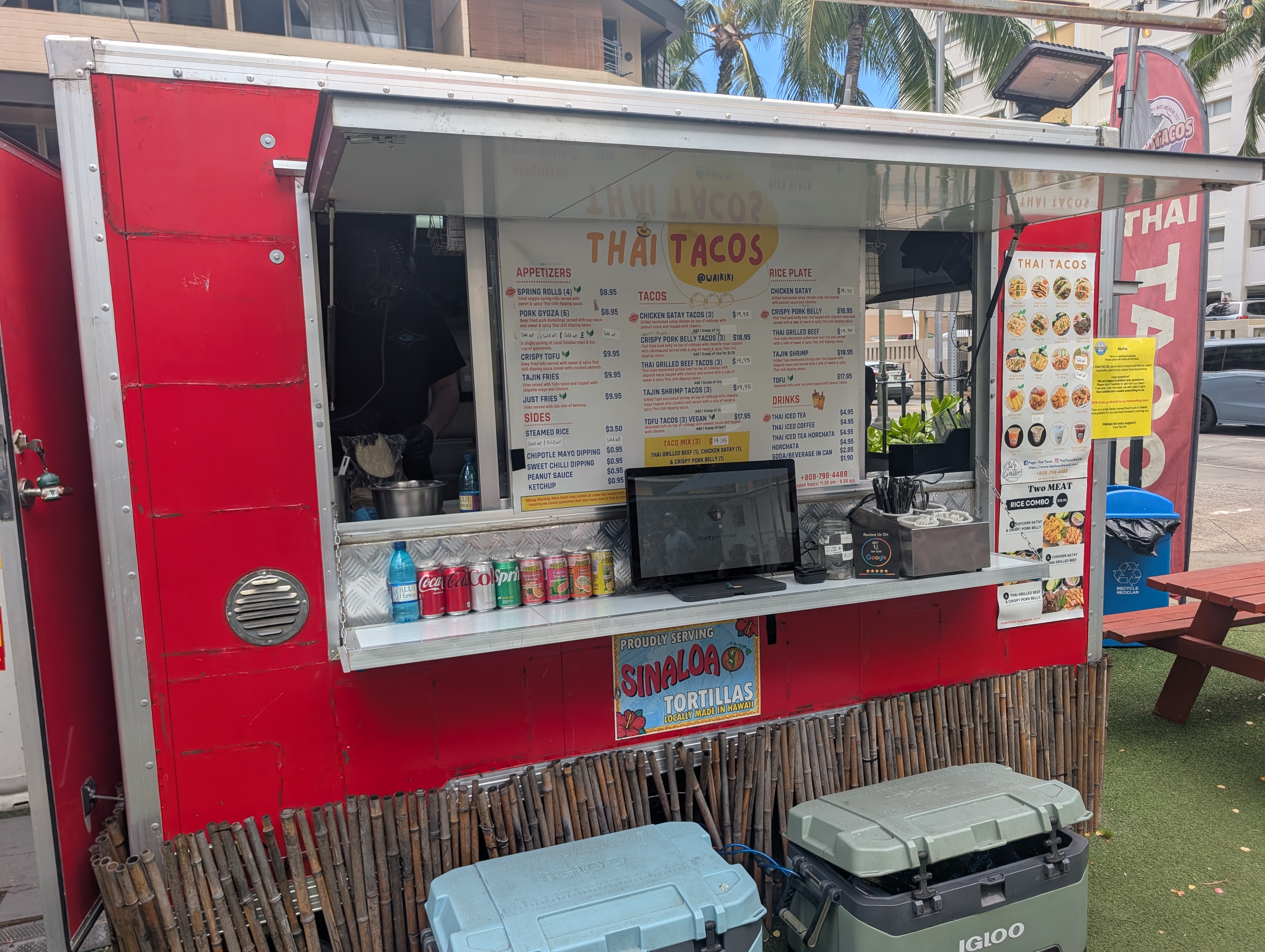 Thai Tacos Waikiki Food Truck