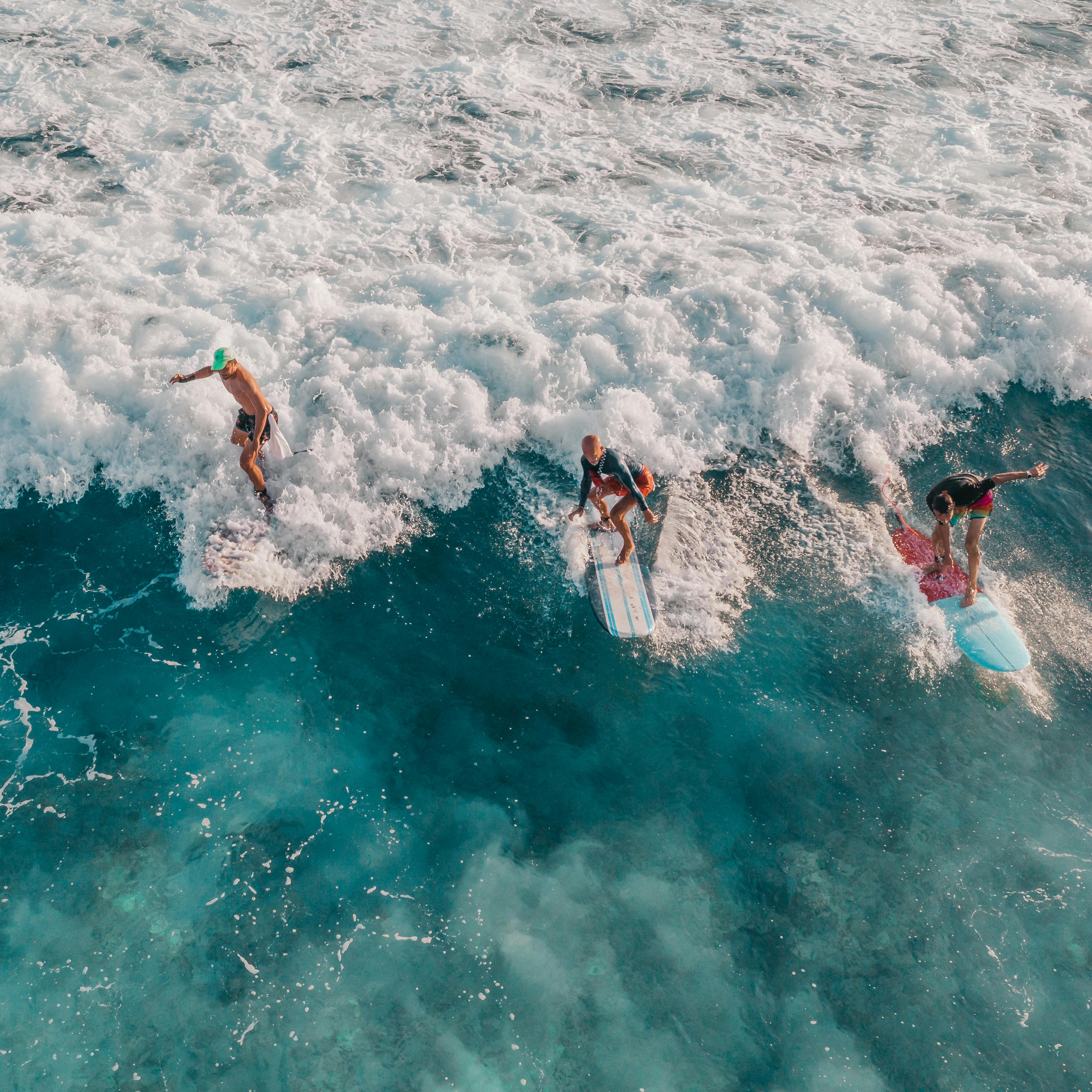 Honolulu surfing lessons on beach