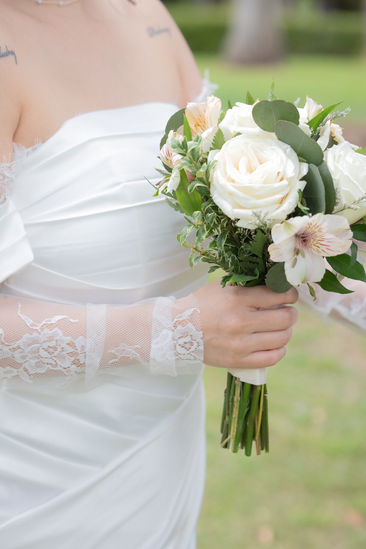 Romantic couple portrait with bouquet — Tre Colbert Photography