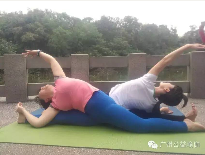 双人瑜伽
