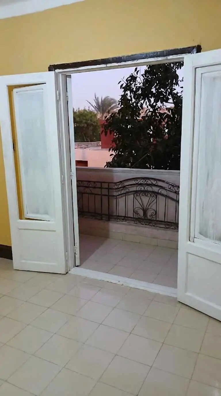 شقة للبيع 6 أكتوبر الحي السادس - موقع حيوي - صورة 11