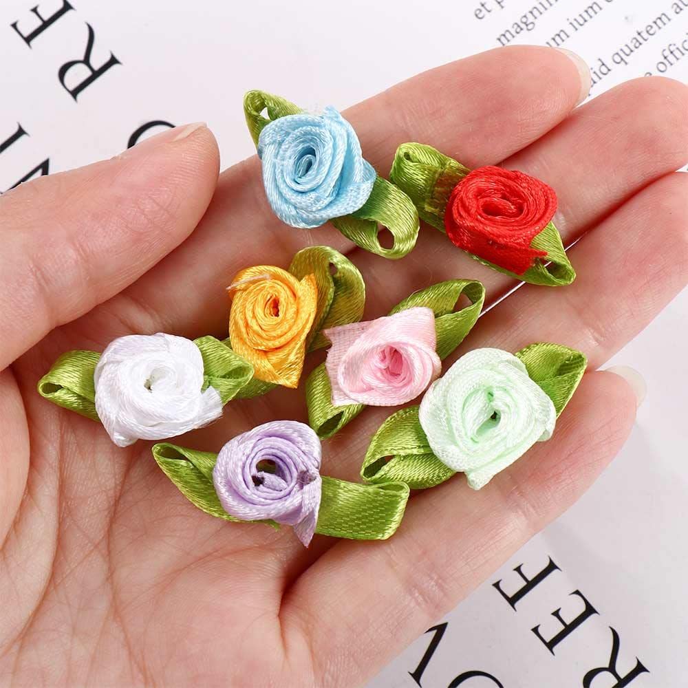 Decorative white ribbon flowers and rosettes - RibbonBow