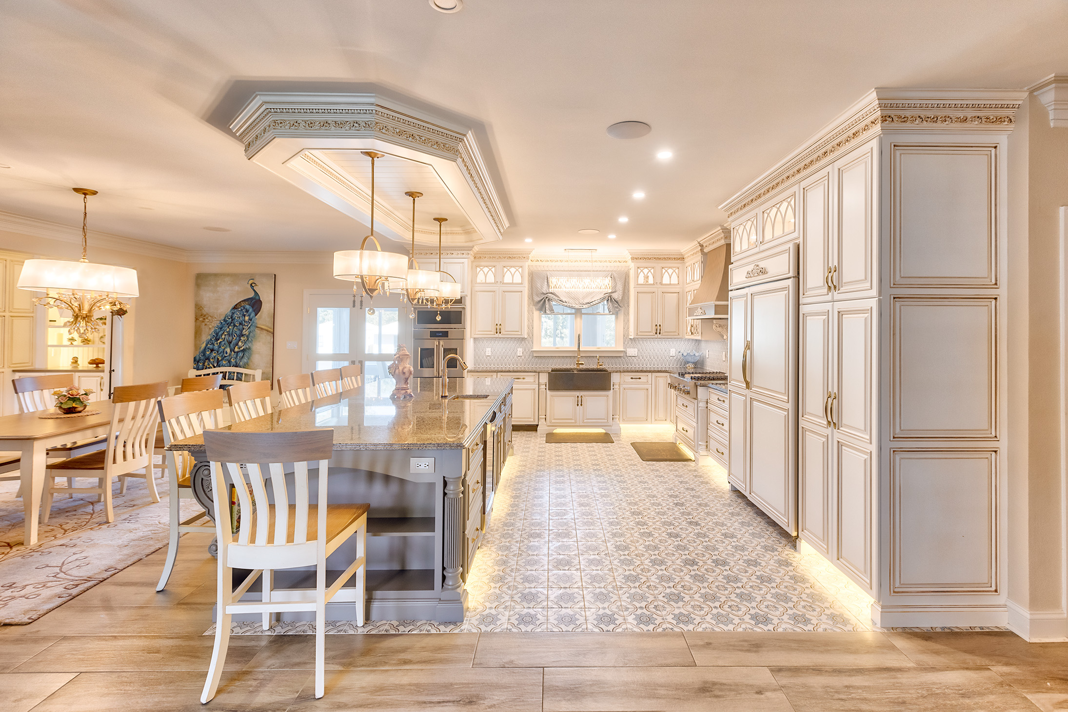 Kitchen & Interior