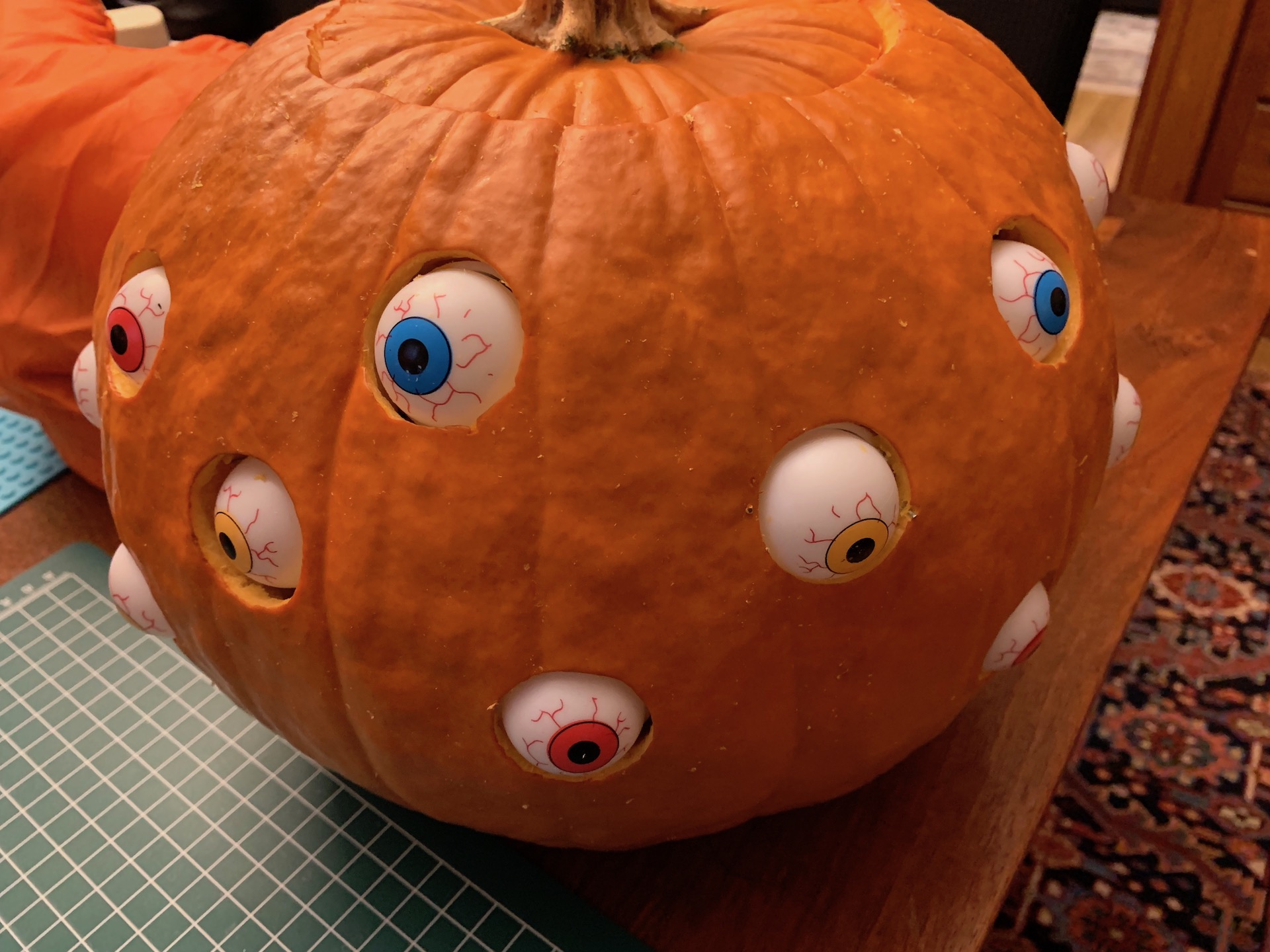 Animatronic pumpkin