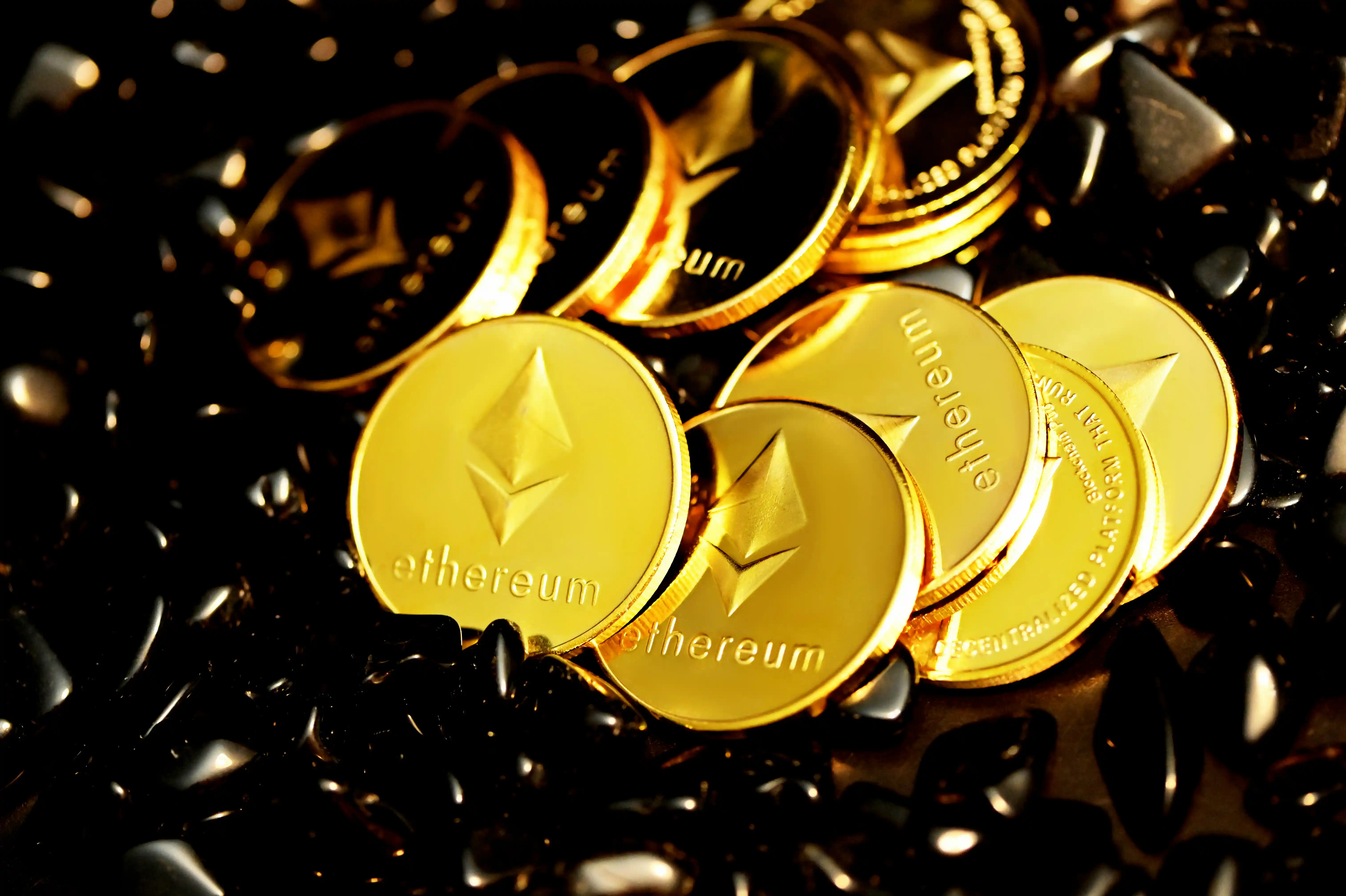 Liquid Staking Derivatives 2026: stETH, rETH, cbETH