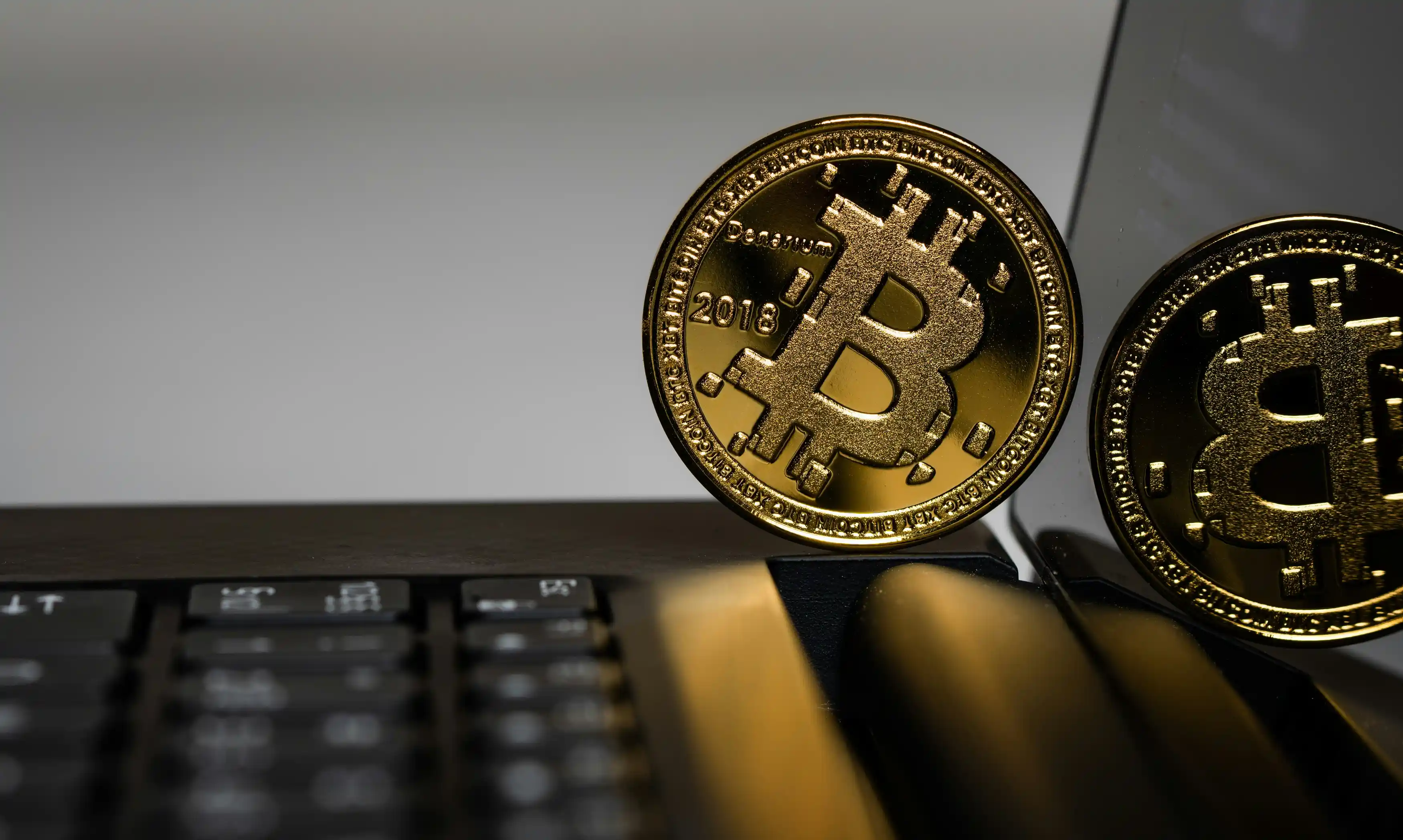 Bitcoin vs Gold 2026: Digital Gold Comparison