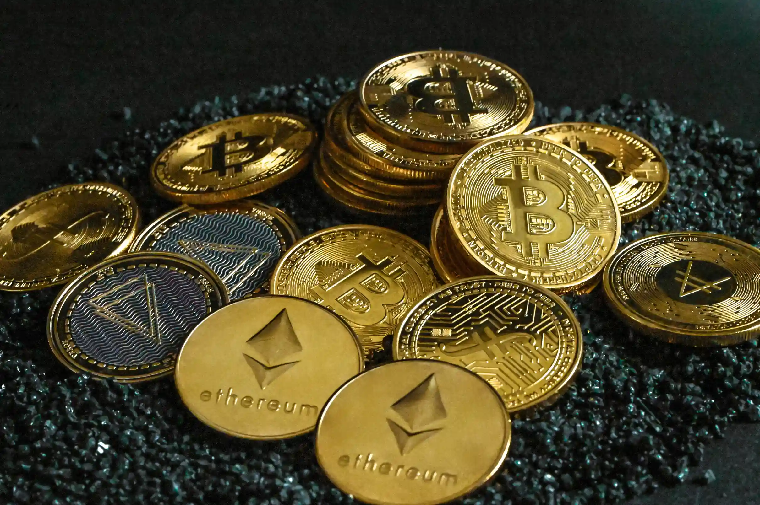 HODLing vs Trading: Which Strategy Wins in 2026?
