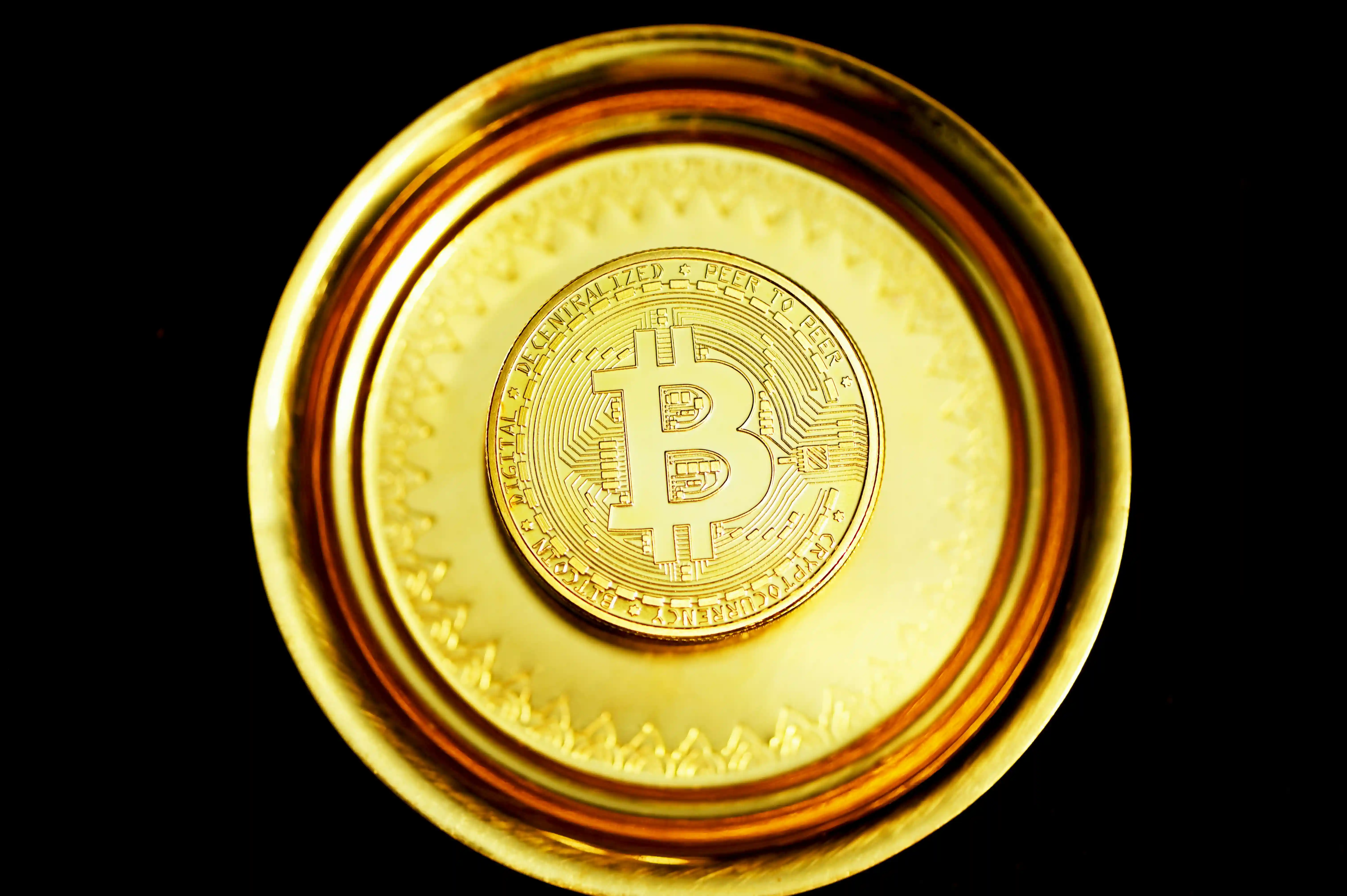 Crypto Short Selling 2026: Betting Against the Market
