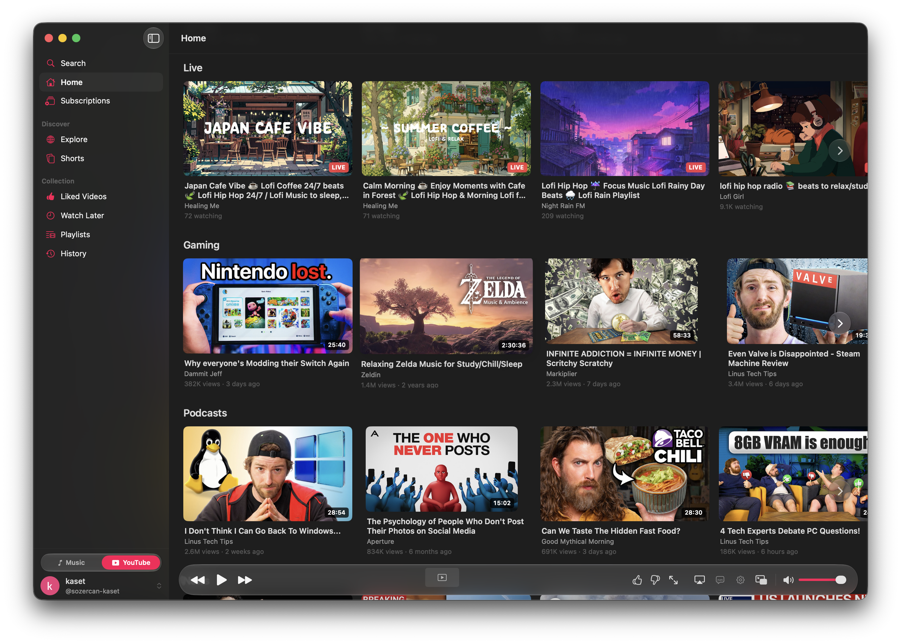 YouTube 모드 스크린샷에는 Live, Gaming, Podcasts 같은 구분된 섹션이 썸네일 행으로 배치되어 있고 각 영상의 제목·조회수·업로더 정보가 보인다. 왼쪽에는 동일한 사이드바가 유지되며 하단에는 재생 컨트롤과 트랙 정보가 자리해 있어 앱이 YouTube의 추천 피드와 재생 기능을 네이티브 UI로 제공한다는 점을 가시적으로 보여준다. 라이브 스트림과 카테고리별 추천을 기본 피드에서 바로 탐색할 수 있다는 README의 기능 목록과 부합한다.