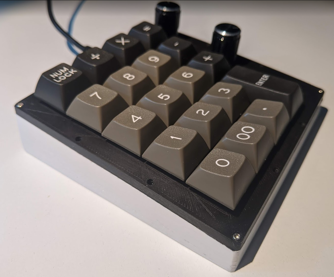 Numpad with 3D printed case