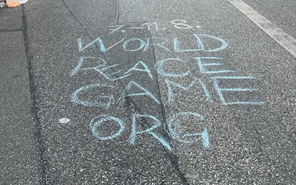 Kreidewerbung für die Munich Masterclass des World Peace Game