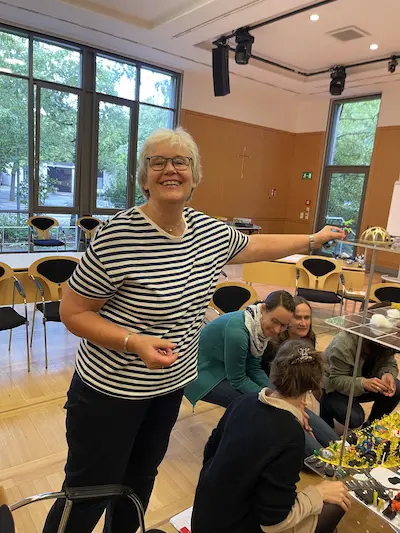 HSS-Generalsekretärin Stefanie von Winning legt selbst Hand an