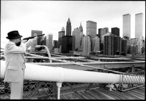 Man on Brooklyn Bridge, New York by William Klein (1980)