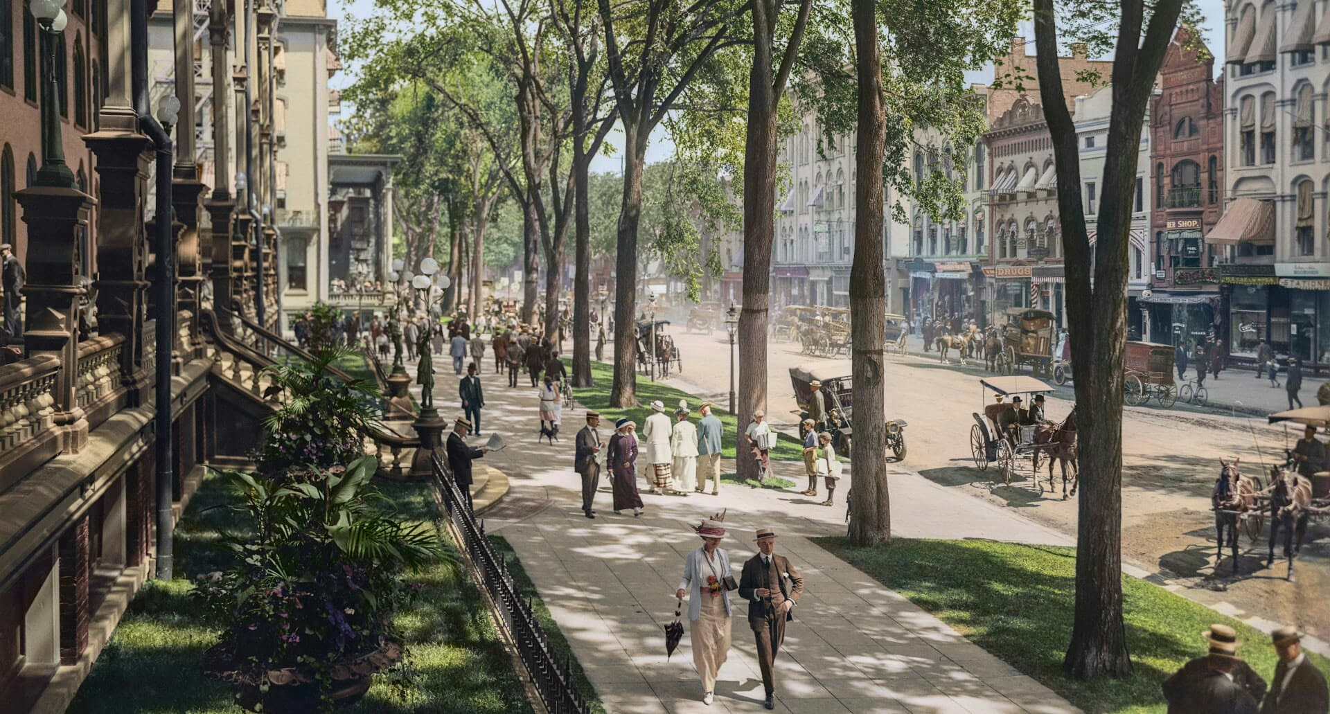 The Avenue, looking north from the New York State Capitol, Albany, N.Y. by Detroit Publishing Co. (1900-1910)