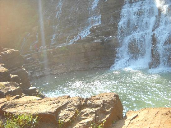 2. तीरथगढ़ जलप्रपात