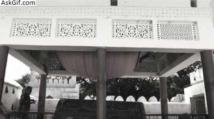 1. हज़रत बीबी कमाल का मक़बरा