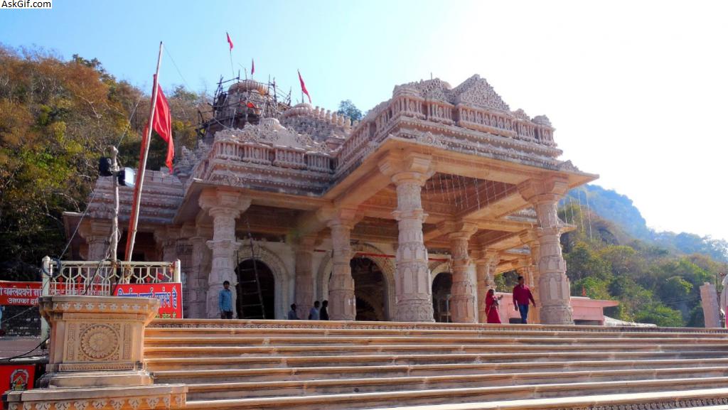 5. माँ बम्लेश्वरी मंदिर