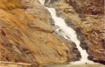 8. राजपुरी वाटर फॉल