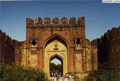 3. रोहतास गढ़ किला