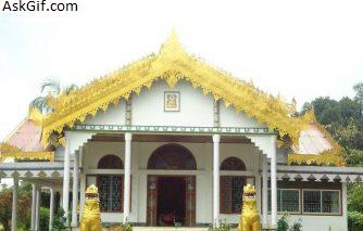 2. थेरवाद बौद्ध मंदिर