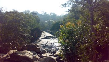 1. मलंजखुडम जलप्रपात