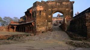 फतेहपुर में पर्यटक स्थलों का भ्रमण