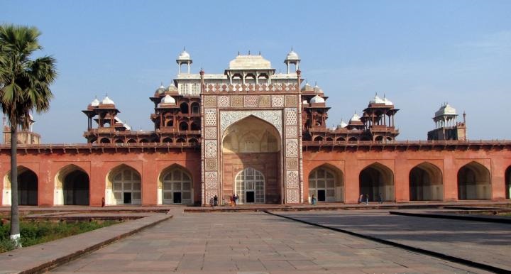 5. अकबर की मकबरा