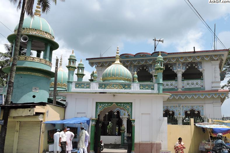 3. बारा मस्जिद