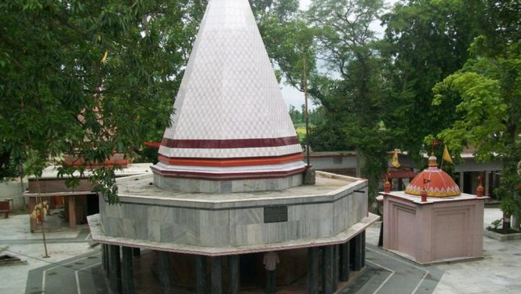 1. इटाहिया शिव मंदिर
