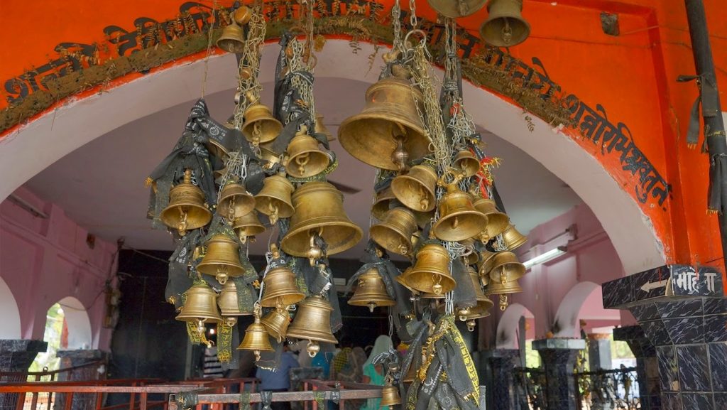 1. शनि देव मंदिर