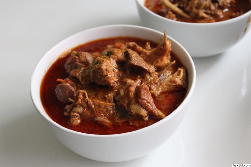 तस्सती कोंगुनाडु कोजही कुजाम्बु (कोंगु स्टाइल) चिकन करी रेसिपी