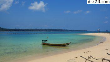 1. लामिया बे बीच