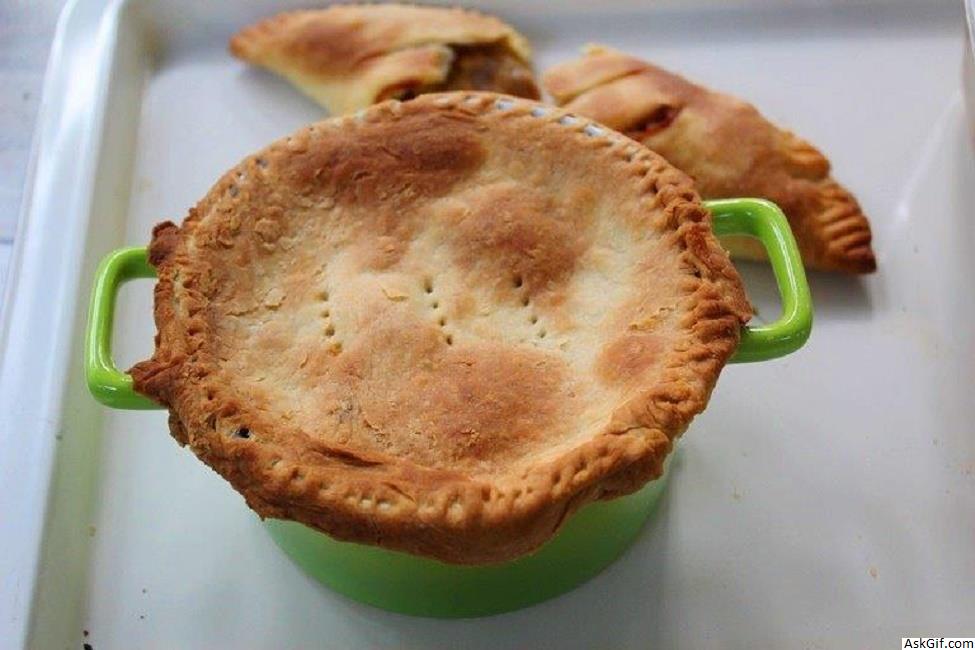 घर का बना चिकन पॉट पाई पकाने की विधि