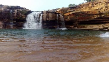 2. गौरघाट झरना