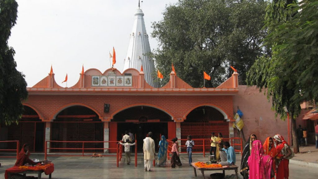 2. देवी का मंदिर (लेहदा)