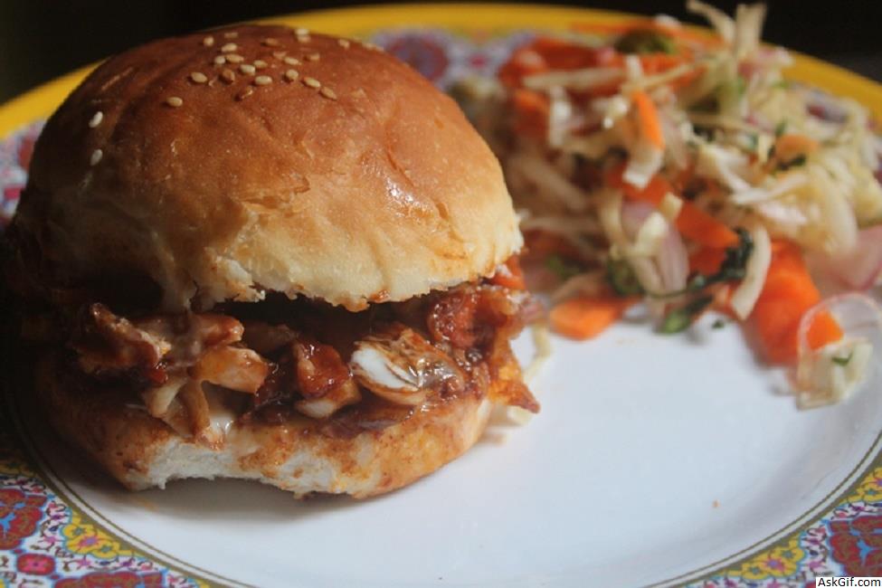 Tasty Barbeque Pulled Chicken Sandwich Recipe